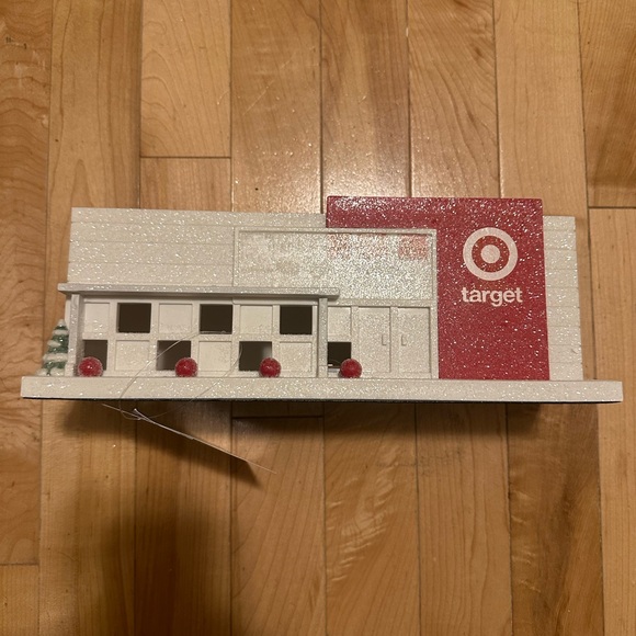 LED Target Store Christmas - Picture 2 of 2